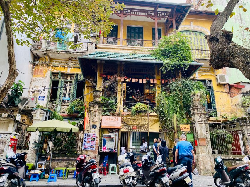 Coffee, History, and Architecture of the French Quarter - 6 Au Trieu to St. Joseph’s Cathedral: The Perfect First Story Beat