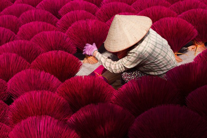 Colors of Incense village Quang Phu Cau - From bamboo arrival to drying scenes: how the guide helps you shoot each stage