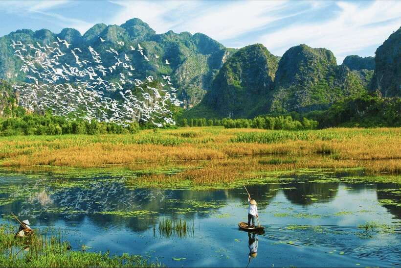 Cuc Phuong National Park - Van Long Day Trip From Hanoi - Van Long wetland reserve by rowing boat