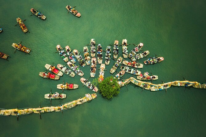 Dcar Day-Tour: Hoa Lu & Trang An & Mua Cave - Trang An Bamboo Boat Ride Through Submerged Valleys