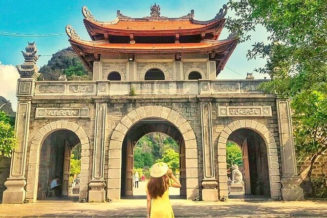 Dcar Day-Tour: Hoa Lu & Trang An & Mua Cave - Hoa Lu Temples of the Dinh and Le Dynasties, Not Just Photo Stops