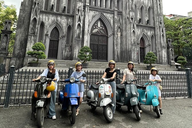 Discovery Inside Ha Noi City Tour By Vespa - West Lake and Hồ Truc Bạch: quick lakeside breathing room