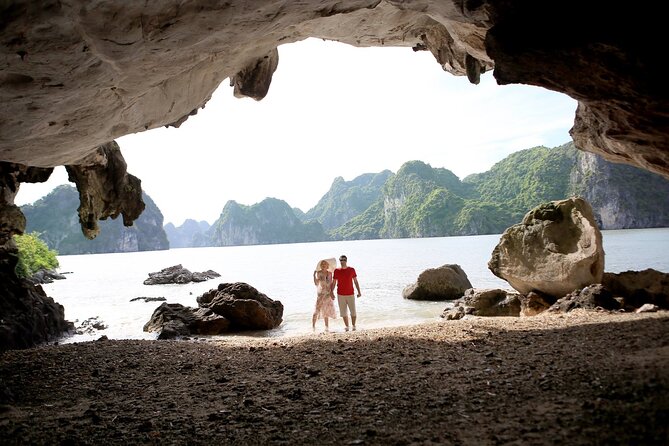 Emperor Cruise Halong: 3 Days 2 Nights Hideaway - Day 2: Vovinam at sunrise, then Viet Hai Village by bike or electric car