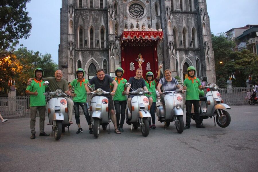 Enjoy Hanoi Like a Local - Vespa & Street Food Tour by Night - Ceramic Road and Chuong Duong Bridge, Then Long Biên Bridge at Night