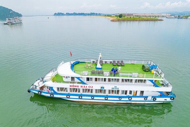 Excursion to Ha Long Bay with Titop Island and kayaking in Luon Cave - On-board cruising: comfort, photos, and a real “bay day”
