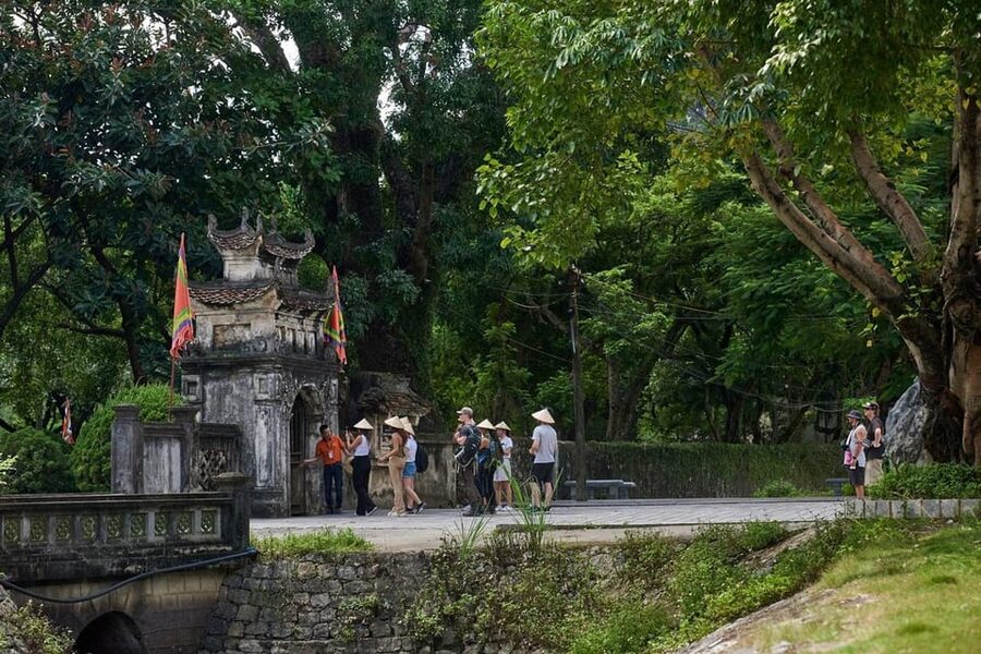 From Ha Noi: Hoa Lu – Tam Coc/ Trang An - Lunch at a local restaurant: included, but not always fancy