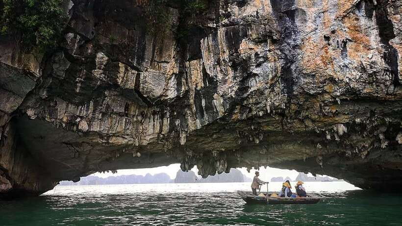 From Hanoi: 1 -Day Halong Bay Cruise With Big & Small Groups - Lunch on board and what to do about drinks and snacks