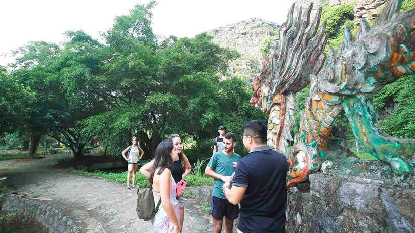 From Hanoi: 1-Day Ninh Binh Highlights Tour with Lunch - Hanoi to Ninh Binh by AC bus, and why timing matters