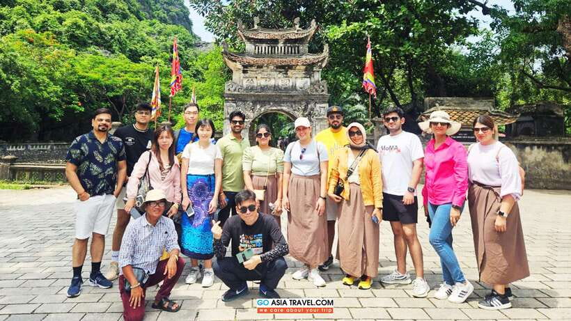 From Hanoi: 1-Day Ninh Binh Highlights Tour with Lunch - Group tour reality: pickup order, crowds, and helpful guides
