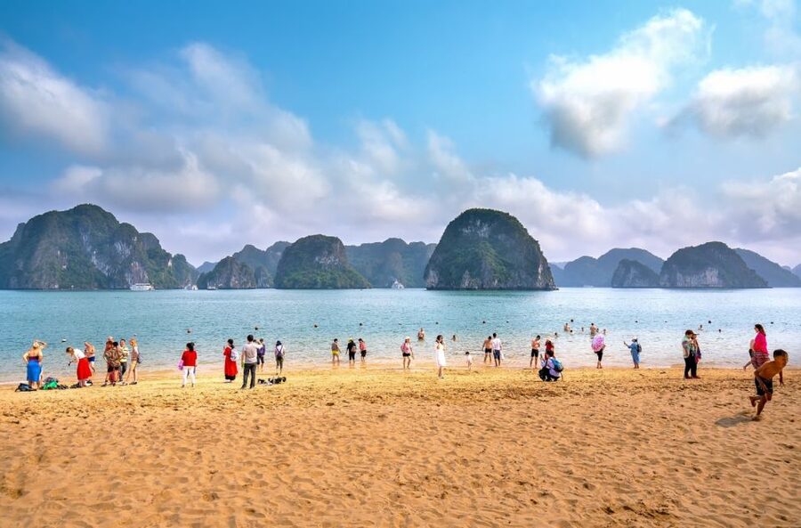 From Hanoi: 2-Day Ha Long Bay Tour with Ninh Binh and Cruise - What to expect on the ground: pickup windows, clothing, and cave readiness