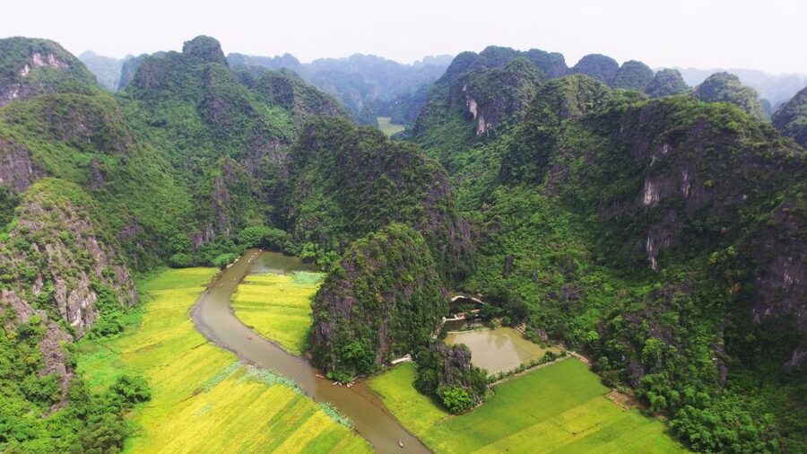 From Hanoi: 2-Day Ninh Binh Tour with Accommodation & Meals - A three-generation family stop that feels personal, not staged