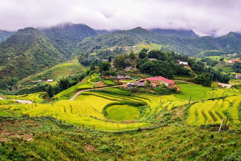 From Hanoi: 2-Day Sapa Trek Tour - Luxury Limousine Transfer - Fast takeaways