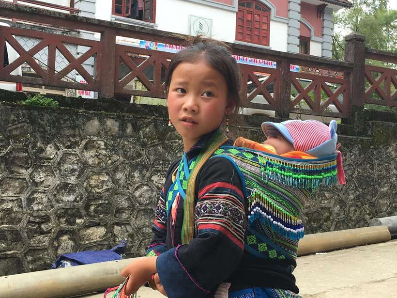 From Hanoi: 2-Day Sapa Trek Tour - Luxury Limousine Transfer - Food in Sapa: set menus, local dishes, and vegan choices that help