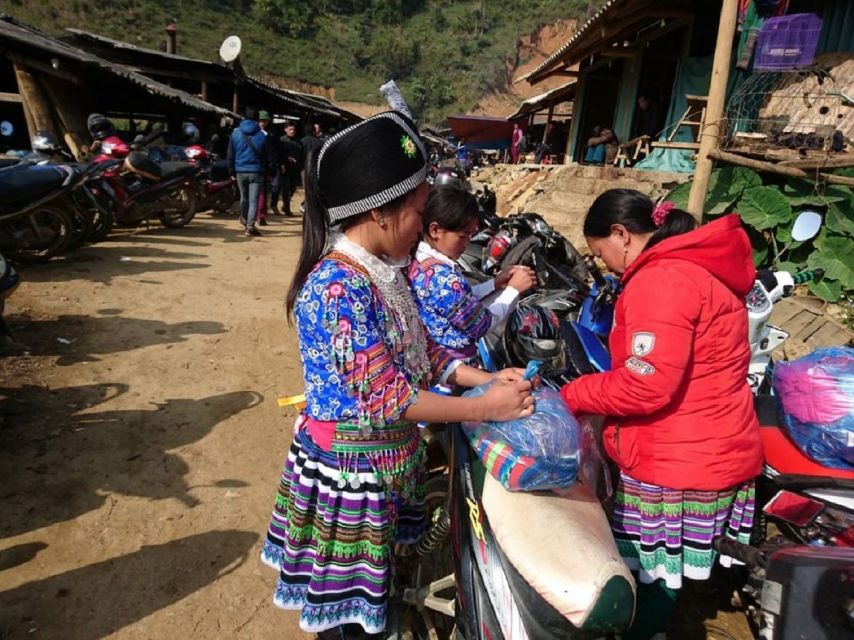 From Hanoi: 2 Day Sapa Trekking To Village & Bungalow, Meals - Day 2: Rice Paddies, Bamboo Forest, and Giang Ta Chai for the Red Dzao