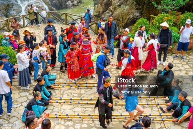 From Hanoi: 2-Days Sapa Trek Lao Chai/Cat Cat, Fansipan Peak - Lao Chai and Ta Van Trek: Muong Hoa Valley Rice Paddies and Suspension Bridges