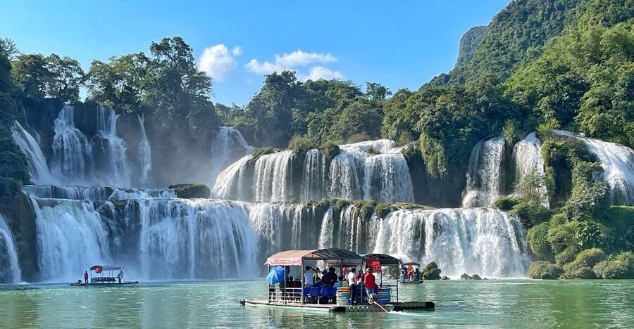 From Hanoi: 3-Day Ba Be Lake & Ban Gioc Falls Private Tour - Day 1: Lang Son gates, Dong Dang temples, and the road to Cao Bang