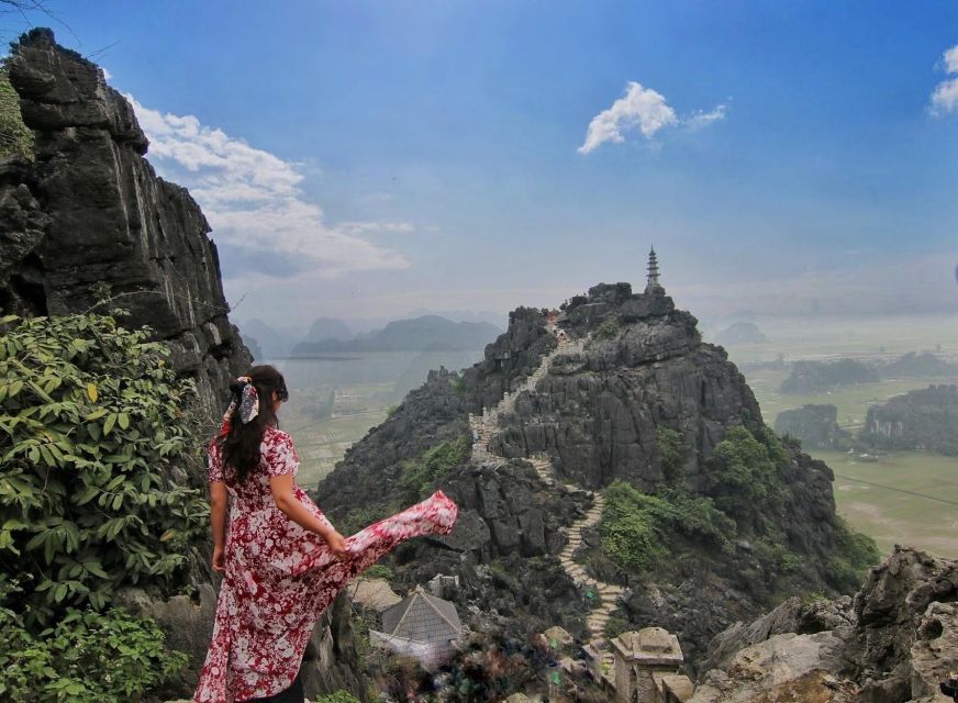 From Hanoi: 3-Day Luxury Tour Ninh Binh & Ha Long Bay Cruise - Day 3: Dark and Bright Cave Area, Kayak or Bamboo Boat, Then Back to Hanoi