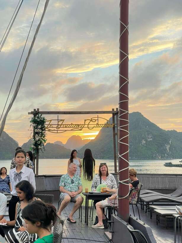 From Hanoi: 3D2N Ha Long & Lan Ha Bay by Le Journey Cruise - Day 3: morning kayaking at Pearl Village and the early return to Hanoi