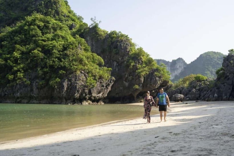 From Hanoi : 4-day Ninh Binh-Halong Bay Cruise with Balcony - Day 4: Sung Sot Cave, early lunch at sea, then back to Hanoi