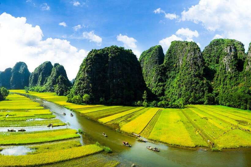 From Hanoi: 5-Day Sapa, Ninh Binh, Ha Long Bay Cruise - Day 2: Tuan Chau to Ha Long Bay Cruise, Sung Sot Cave, Titop Island, Sunset Party