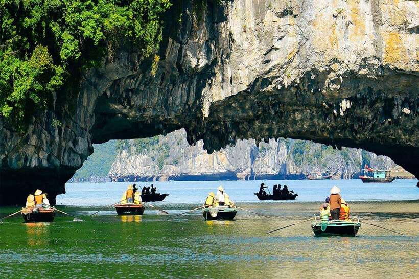 From Hanoi: 5-Day Sapa, Ninh Binh, Ha Long Bay Cruise - Comfort and Logistics: Boat Cabin, Hotels, and the Sleeper Bus Tradeoff