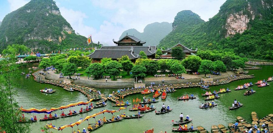 From Hanoi: Bai Dinh, Trang An, and Mua Cave Full-Day Tour - Guides and the Human Touch: When the Day Flows