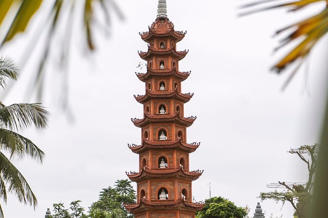From Hanoi: Full-Day City Tour with Hoa Lo Prison |Optional Lunch - Optional lunch in Hanoi: 200,000 VND and a real break