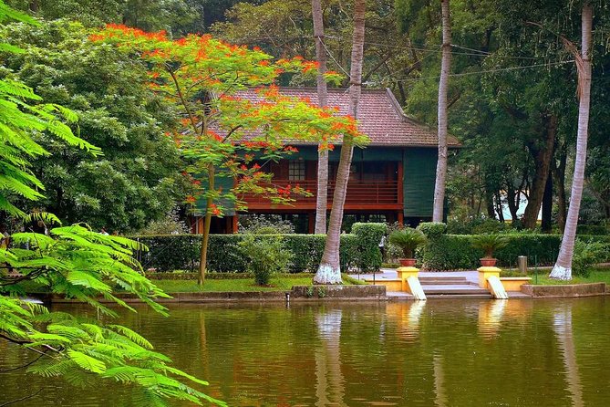 From Hanoi: Full-Day City Tour with Hoa Lo Prison |Optional Lunch - One Pillar Pagoda and the Ho Chi Minh Mausoleum area: national symbolism with real scale