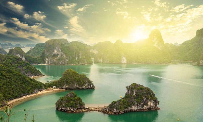 From Hanoi: Ha Long Bay 1 Day Tour With A Small Group - Sung Sot Cave: 700 Steps and Stalactites You Can Actually See
