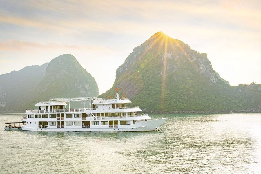 From Hanoi: Ha Long Bay 3-Day 5 Star Cruise with Balcony - Sunset party, snacks, and the onboard routine on a 3-day cruise