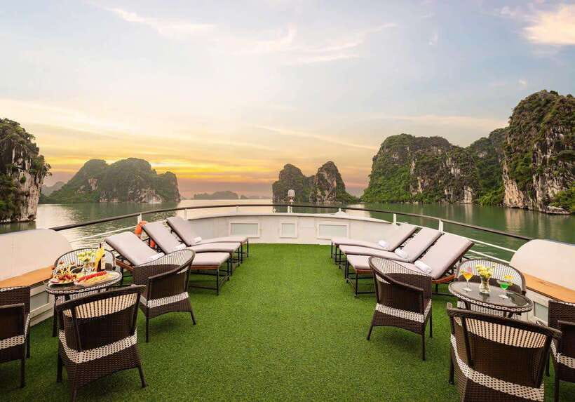 From Hanoi: Ha Long Bay Full-Day Luxury Cruise - TiTop Island beach time, swim optional, climb optional
