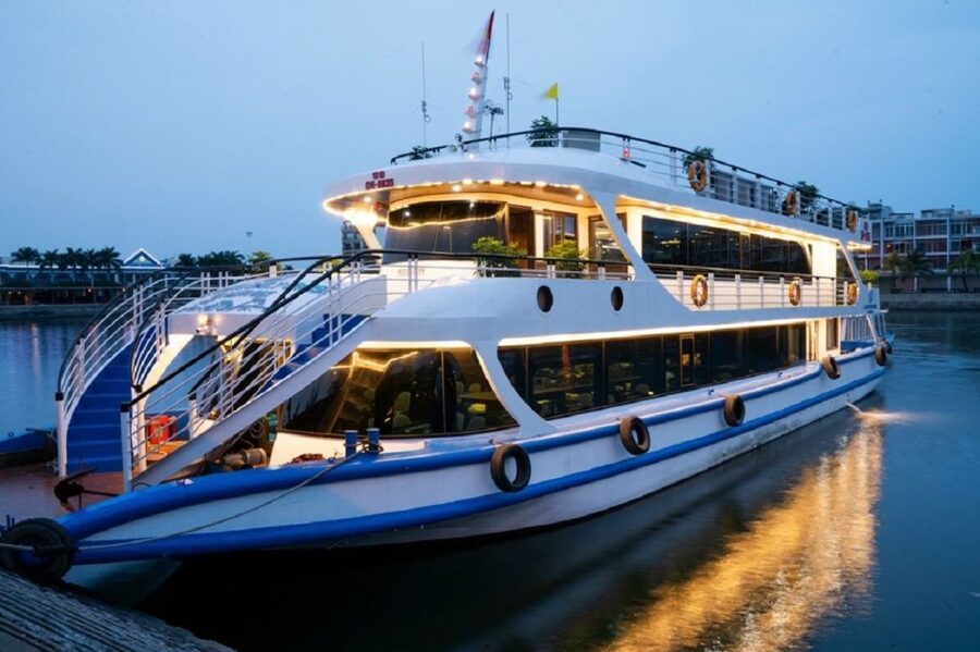 From Hanoi: Ha Long Bay Luxury Cruise Day Tour with Jacuzzi - Ha Long Bay, But With a Luxury Day Plan From Hanoi