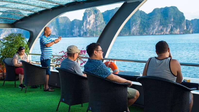 From Hanoi: Ha Long Bay Luxury Cruise with Big & Small Group - Lunch onboard with Vietnamese food: what’s included and how to handle drinks