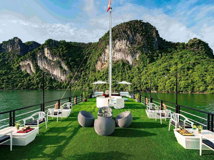 From Hanoi: Ha Long Bay Luxury Cruise with Big & Small Group - Sunset party and upper-deck free time: the social side of a day cruise