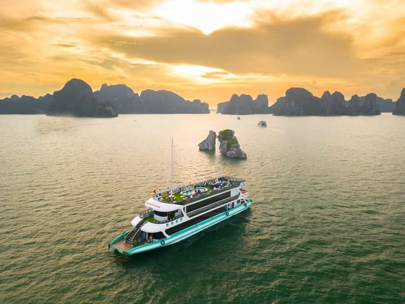 From Hanoi: Halong bay Luxury tour on 5 star cruise - On board by noon: welcome drink, the limestone islets, and lunch at sea
