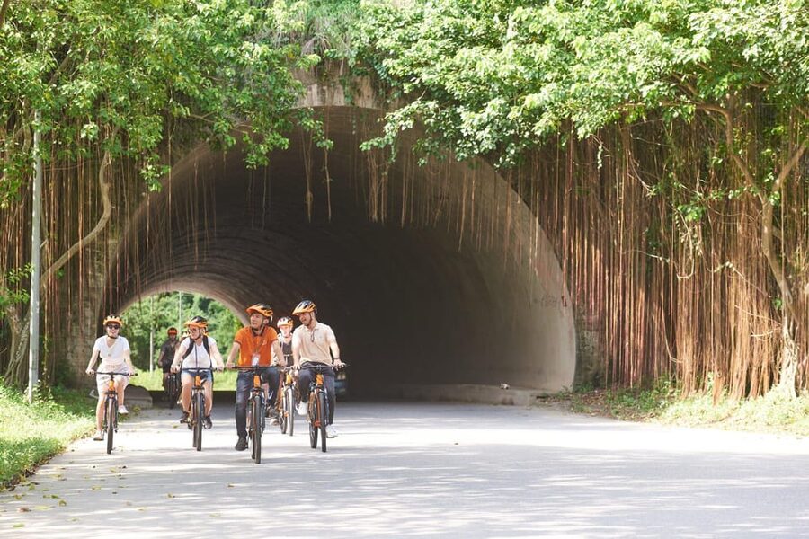 From Hanoi: Halong Bay Seaplane & 6-Hour Ha Long Bay Tour - Luon Cave lagoon time: kayaking or bamboo, about 40 meters in