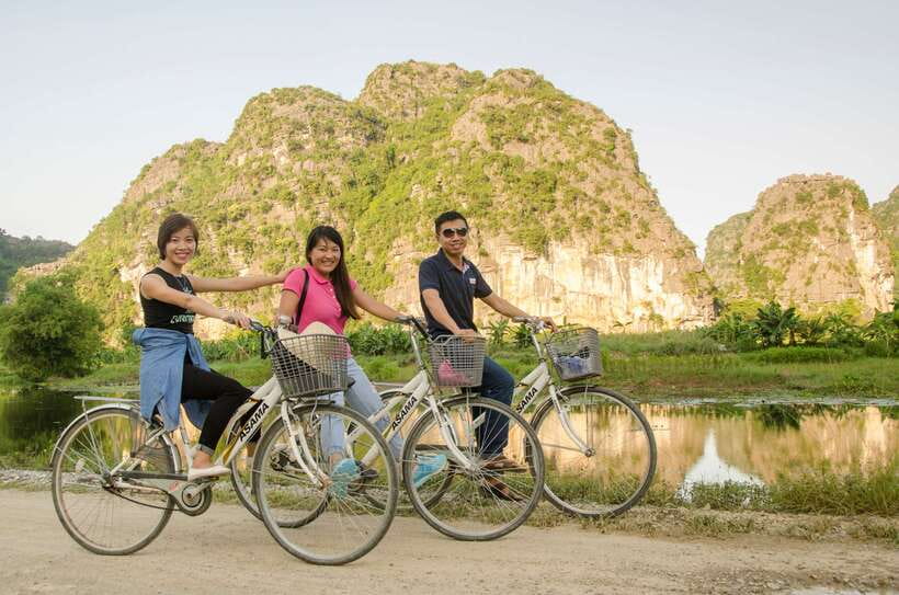 From Hanoi: Hoa Lu/Bai Dinh-Tam Coc/Trang An-Mua Cave Tours - Hoa Lu and Bai Dinh: pick your pagoda mood