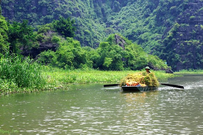 From Hanoi: Hoa Lu - Tam Coc boating - Cycling & Mua Cave visit - Mua Cave and the Ngoa Long Mountain Steps: The View Earns Its Reputation