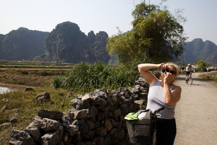 From Hanoi: Hoa Lu & Tam Coc with Buffet lunch & Cycling - Hoa Lu Ancient Citadel and King Dinh Temple Visits