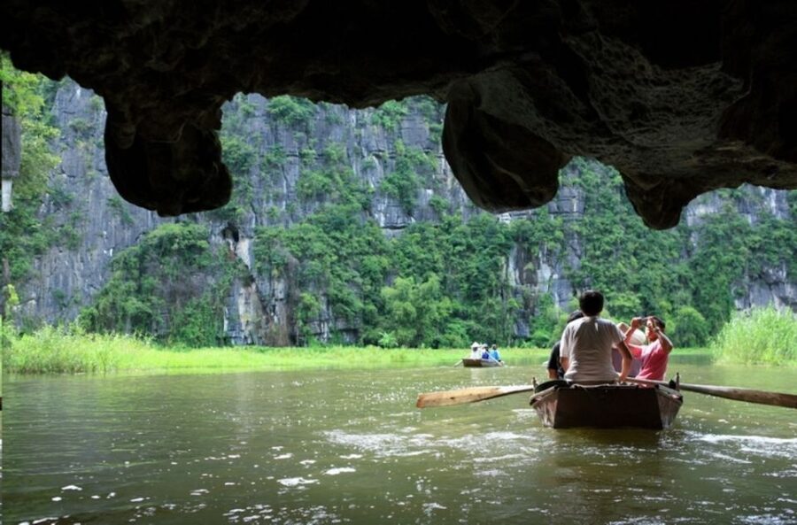 From Hanoi: Hoa Lu & Tam Coc with Buffet lunch & Cycling - Hang Mua 500 Steps and the Optional Lotus Garden Add-On