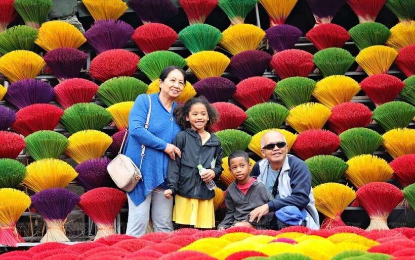 From Hanoi: Incense Village & Train Street Small Group Tour - How to get the best photos without turning the day into work