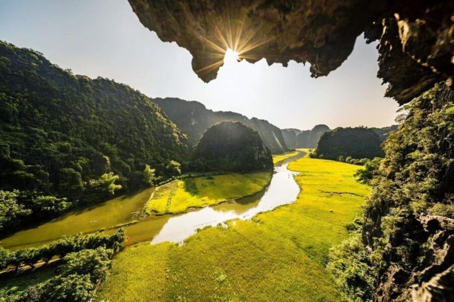 From Hanoi: Mua Cave - Tam Coc Full Day Tour - Getting there from Hanoi: private transport that keeps the day sane