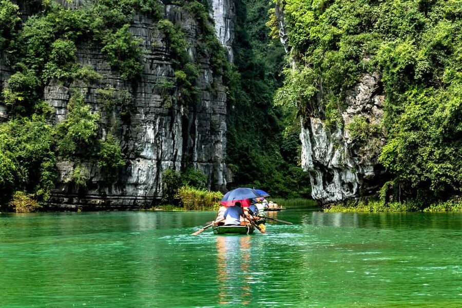 From Hanoi: Ninh Binh Bai Dinh & Trang An & Mua Caves - Choosing Between Hoa Lu and Bai Dinh Pagoda in Ninh Binh