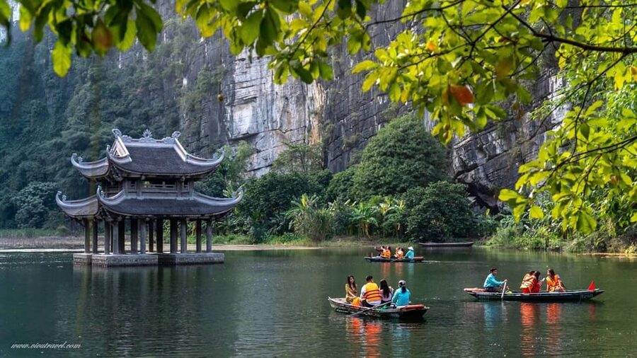 From Hanoi: Ninh Binh & Bai Dinh & Trang An & Mua Caves Tour - Trang An Boat Ride: Caves, Temples, And That Calm Stream Feeling