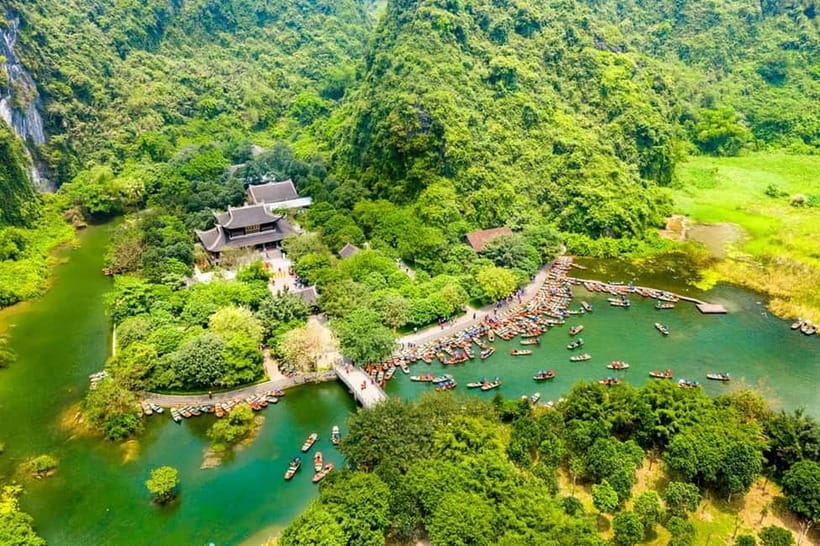 From Hanoi: Ninh Binh Boat Ride, Mua Cave Hike, Temple Visit - Mua Cave hike: the 500-step style climb for Tam Coc views