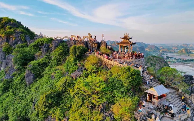 From Hanoi/NinhBinh: HoaLu-Bai Din- TrangAn- MuaCave-BichDon - Bai Dinh Pagoda: scale that changes how you experience the site