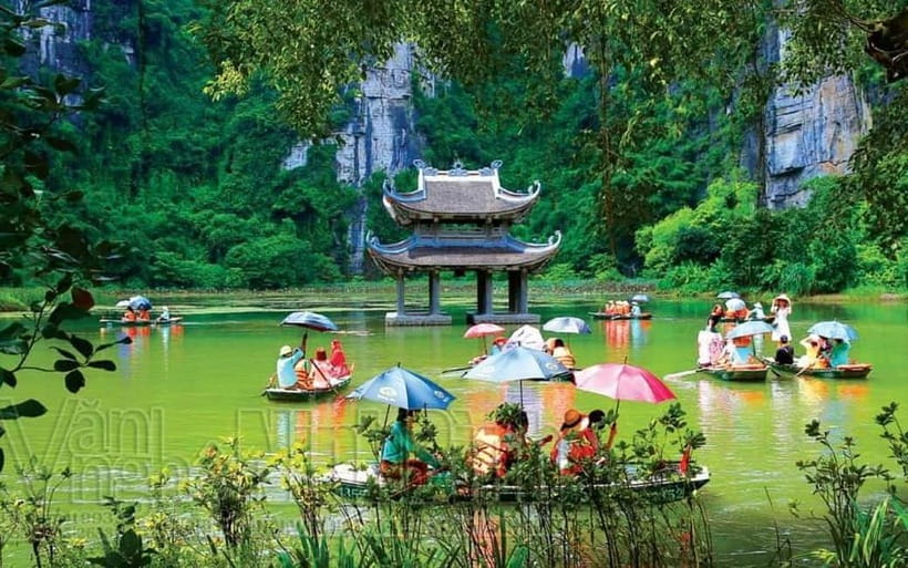 From Hanoi/NinhBinh: HoaLu-Bai Din- TrangAn- MuaCave-BichDon - Mua Cave stairs to the Ngoa Long viewpoint: the hike that sells the whole day