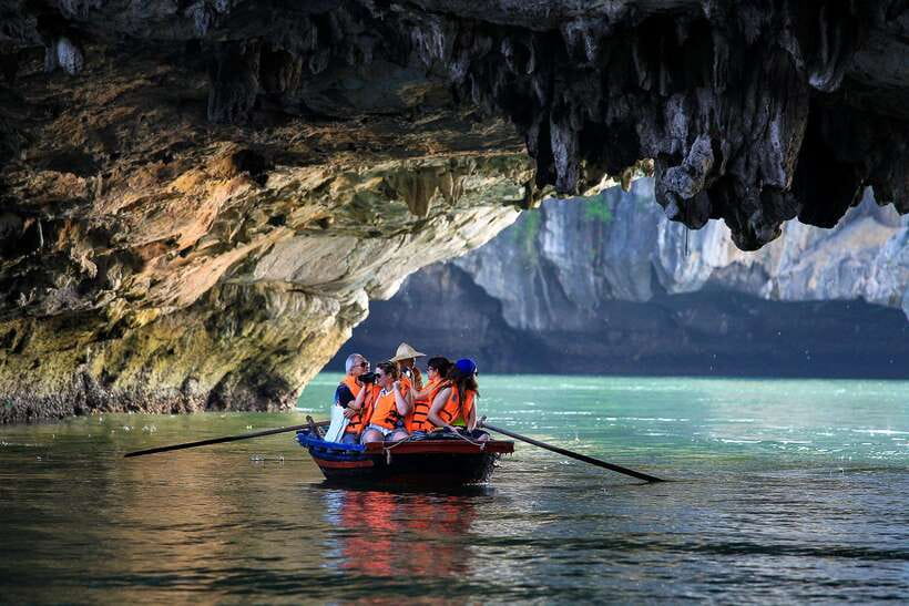 From Hanoi: Private Ha Long Bay Full-day Trip - Boarding at Halong Tourist Wharf and the first cruise stretch