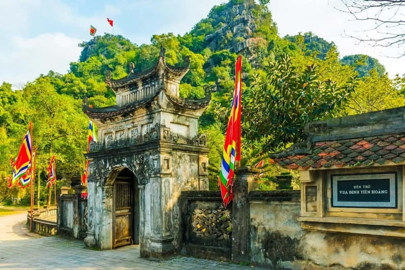 From Hanoi: Tam Coc Boat Trip and Hoa Lu & Mua Cave Tour - Why Hoa Lu, Tam Coc, and Mua Cave work so well in one day