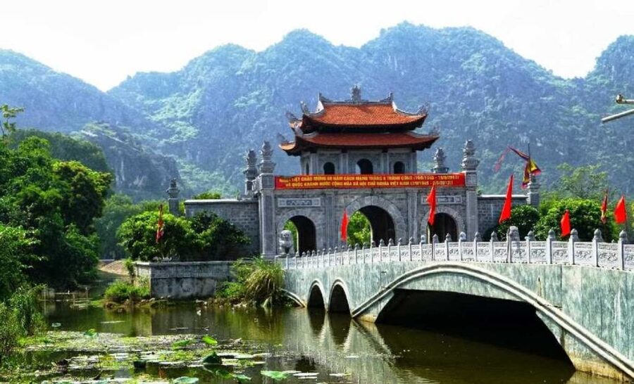 From Hanoi: Tam Coc Boat Trip and Hoa Lu & Mua Cave Tour - Tam Coc boat trip: three caves, local rowing, and the best hour to slow down